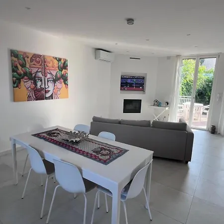 Capri Campofelice Di Roccella